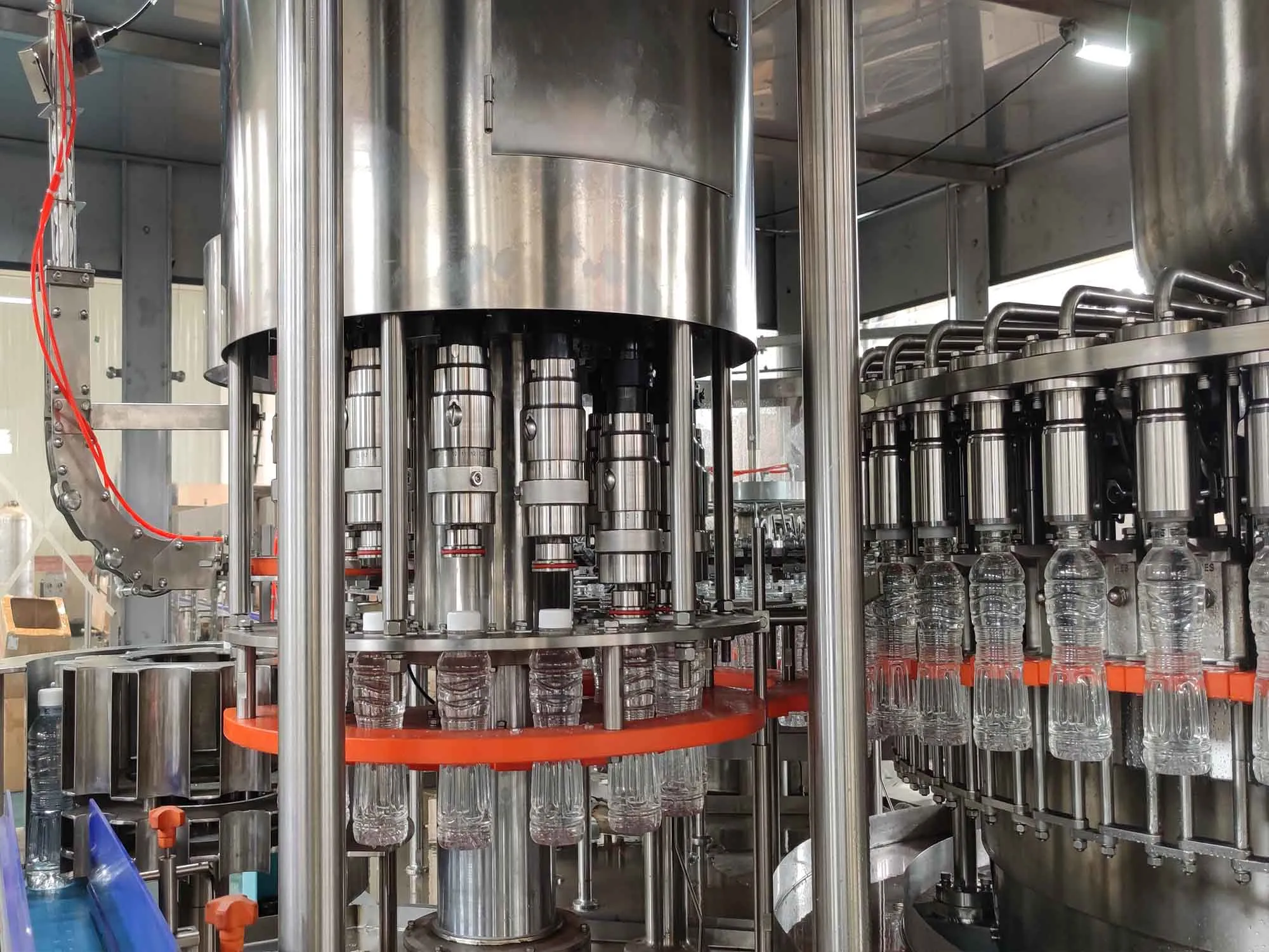Automatic-Fruit-Juice-Filling-Bottling-Machine4