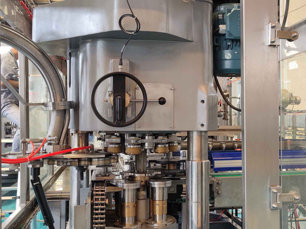 Can-Carbonated-Soft-Drink-Filling-Sealing-Machine6