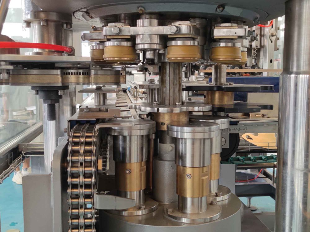 Can-Carbonated-Soft-Drink-Filling-Sealing-Machine7
