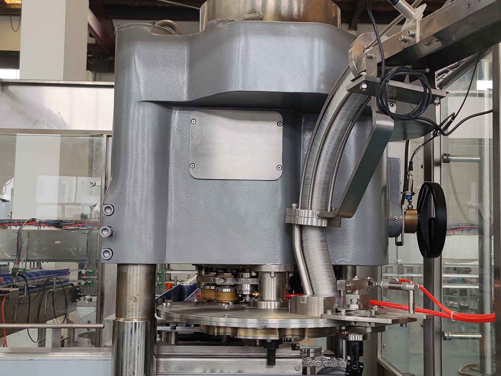 Can-Carbonated-Soft-Drink-Filling-Sealing-Machine9