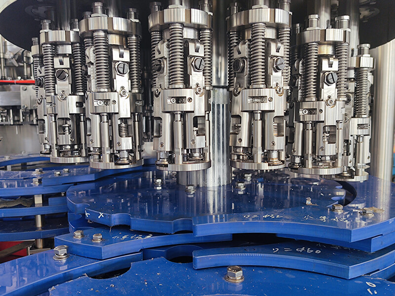 Water-Bottling-Glass-Bottle-Carbonated-Drink-Filling-Machine-capping