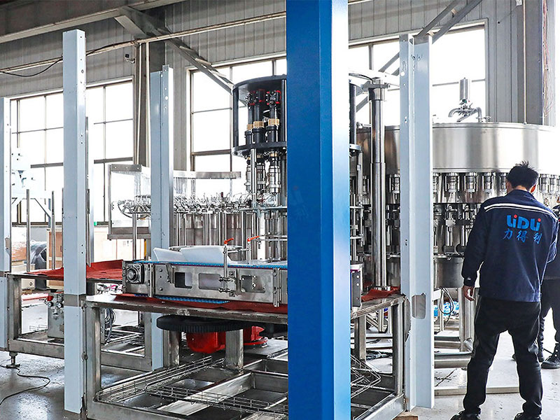 PET-bottle-water-filling-machine-(1)